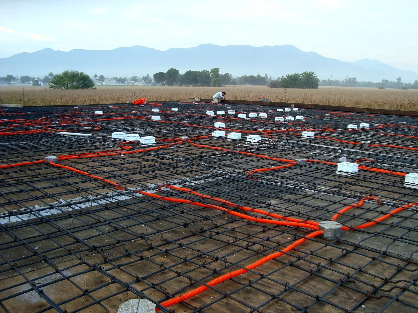 Instalaciones integradas en losa durante un proyecto HERQ